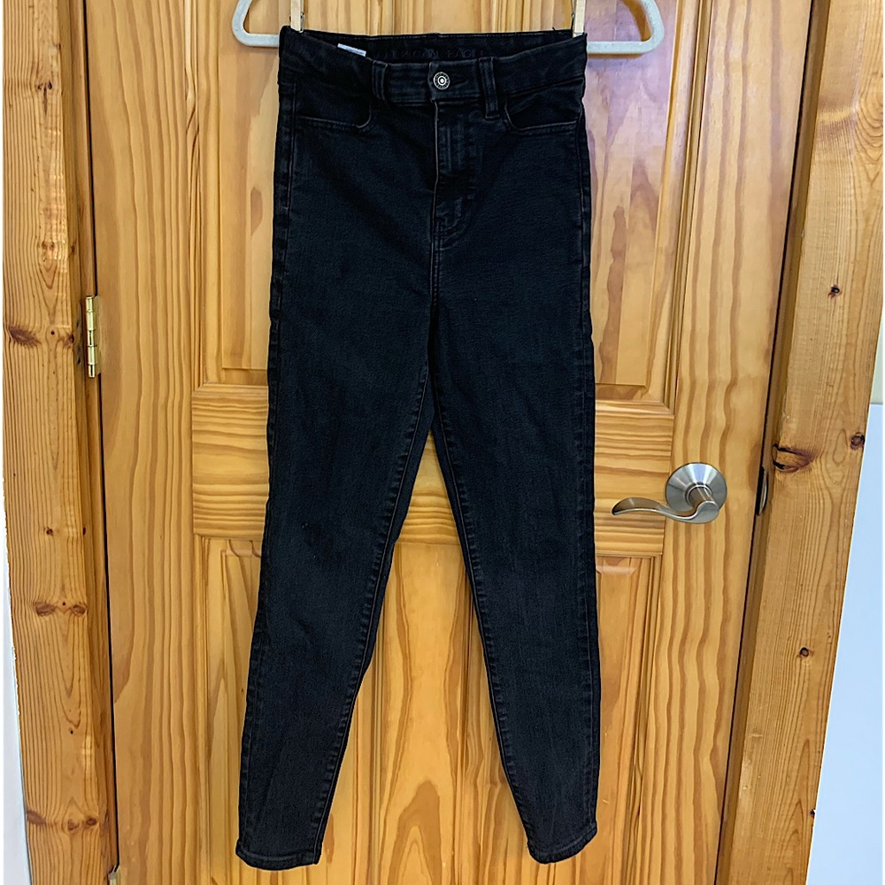 American Eagle black skinny jeans! Women’s size 2!